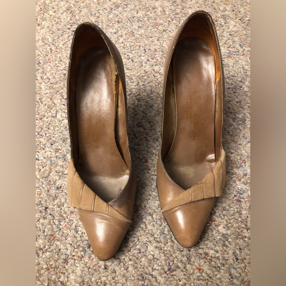Chandlers slip-on heels. SIZE 7w